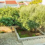 Gianni Only 70m From The Sea, Island Pag Apartment *