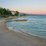 Gianni Only 70m From The Sea, Island Pag Apartment
