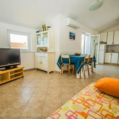 Gianni Only 70m From The Sea, Island Pag Apartmán Košljun