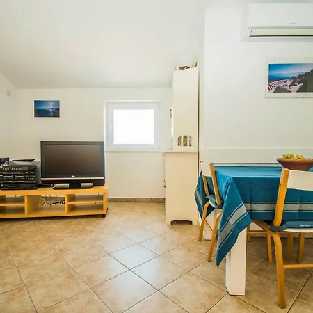 Apartmán Gianni Only 70m From The Sea, Island Pag Košljun