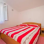 Gianni Only 70m From The Sea, Island Pag Apartamento