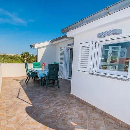 Διαμέρισμα Gianni Only 70m From The Sea, Island Pag